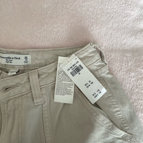 Curve Love High Rise Loose Jean - Picture 6 of 6